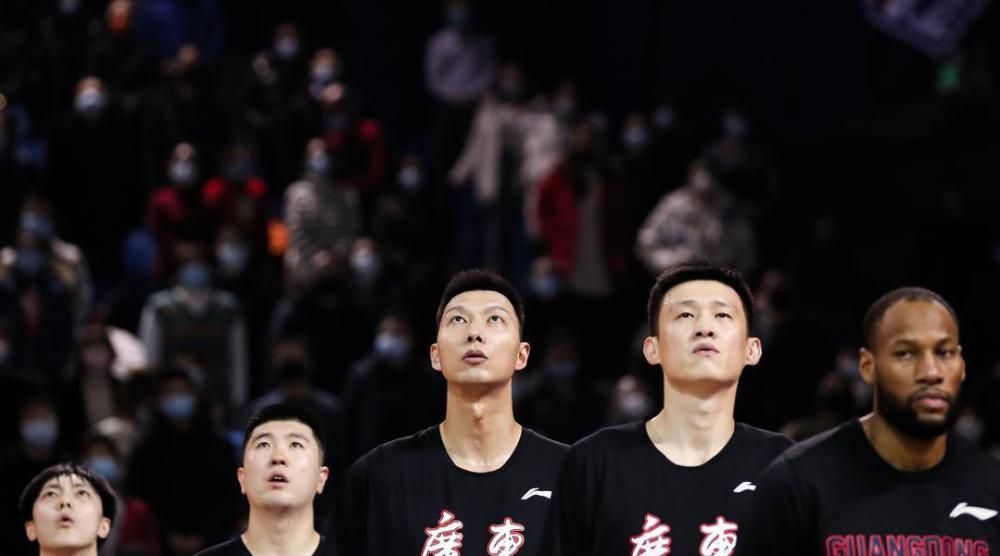 在他看来，这并非一时冲动，而是基于对行业趋势的理性判断。