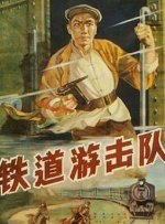 2024-08-07 眼镜穿行在街头，松弛感拉满！